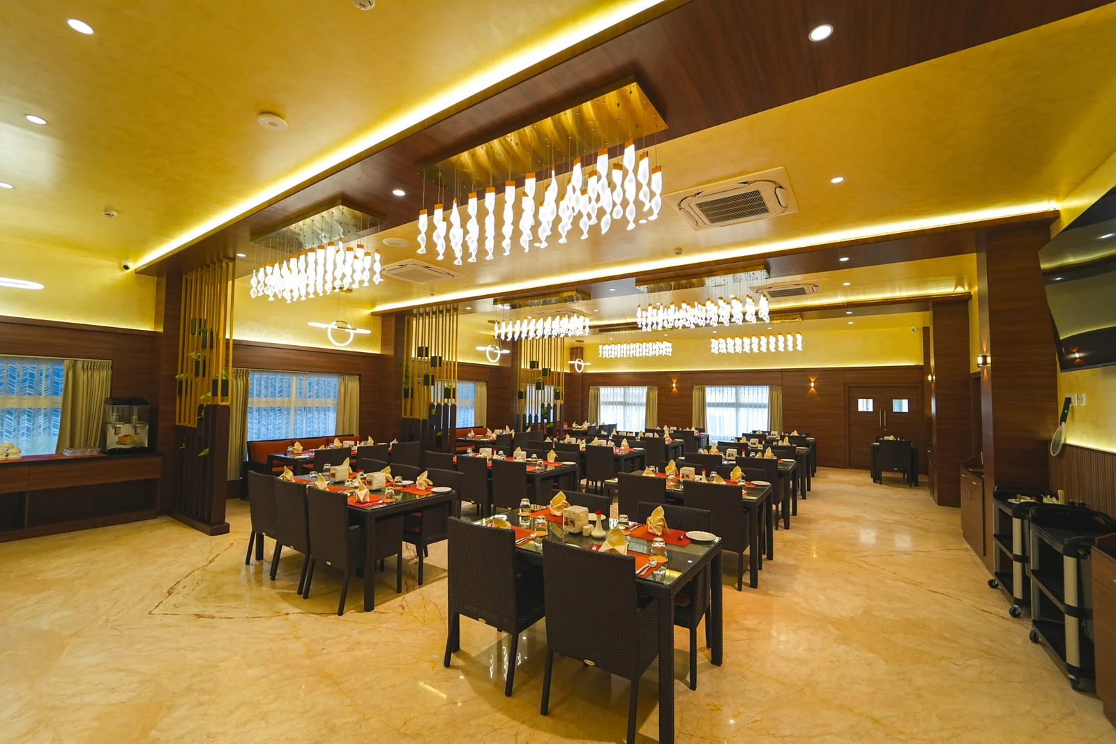 Highland Hotel Cinnamon Restaurant Experience